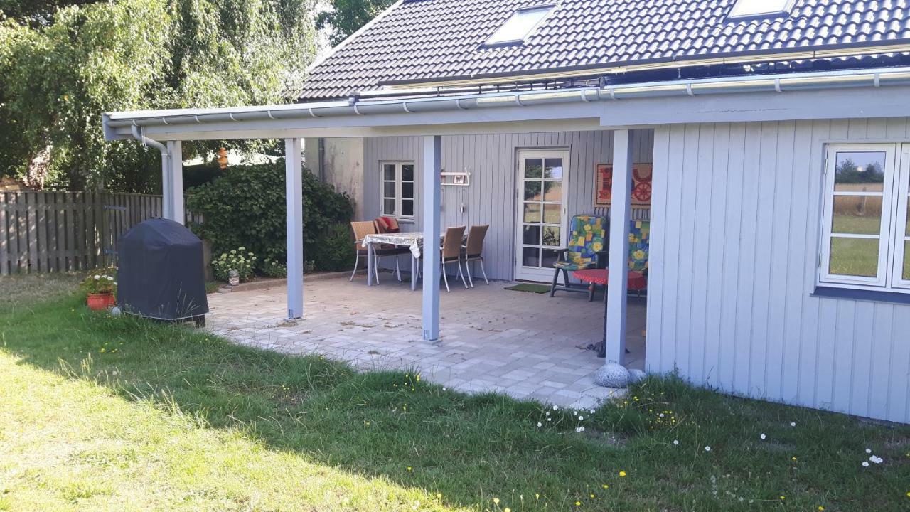 Pelikan Garden 1 Ferielejlighed Max 4 Personer Ved 2 Personer 650,00 Ekstra Personer 150,00 Kr Ekstra Stege Exteriér fotografie